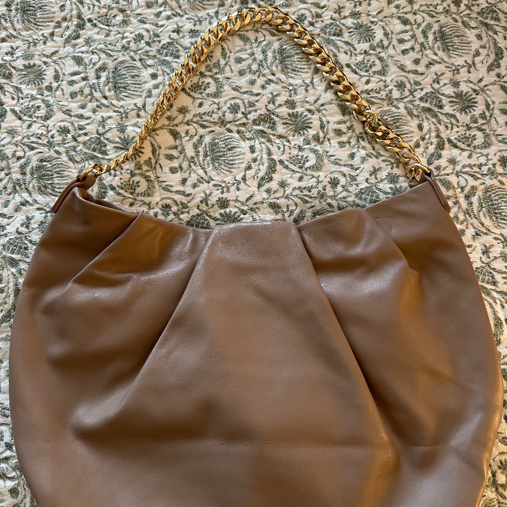 Vici Brand Moda Luxe  Slouchy Chain Handbag